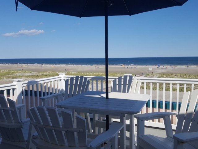 4bd Beachfront Condo wPool & Ocean Views