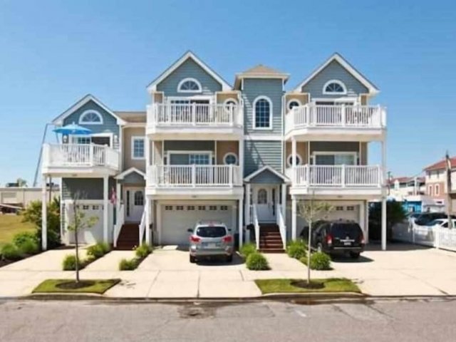 Fabulous North Wildwood 3 bedroom 2 bath beach block condo!