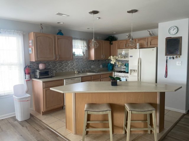 Great 3 bed, 2 bath condo just 2 blocks from the Beach  Boards!!