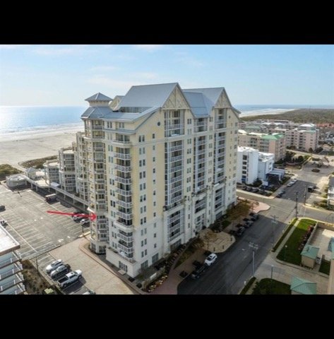 Oceanfront with  pool & Gym