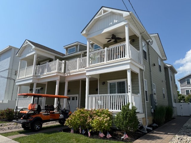 Luxury Townhouse 4 Bedrooms 3.5 Bath wGOLF CART & Amenities included