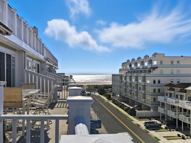 Gorgeous Upper Floor Luxury Unit at Coastal Colors!