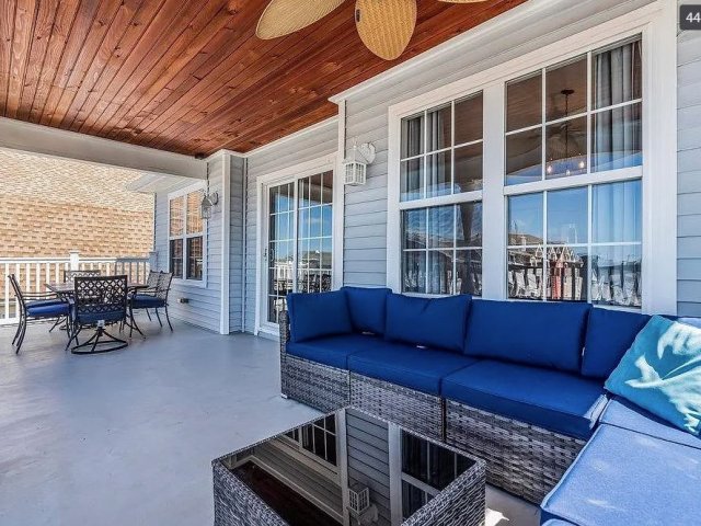 Ocean View!  Top floor condo in Wildwood!