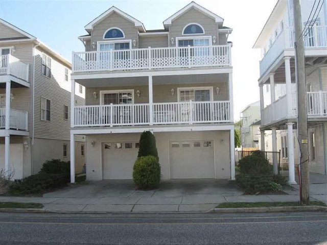 Your Beach Beauty. Large Groups & Families.4bdrm,2bath,3car,sleep10